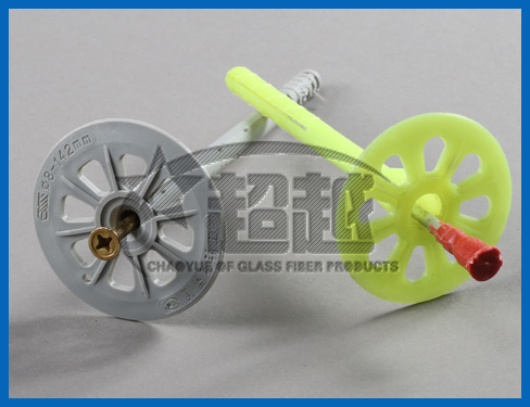 外墙保温钉主要用于外墙保温系统中保温板的固定，塑料膨胀保温钉，分为多种规格，根据保温层的薄厚而定，广泛用于建筑装潢中。